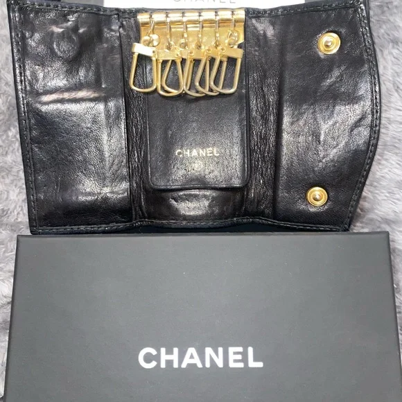 RARE CHANEL 6 key holder - Picture 15 of 15